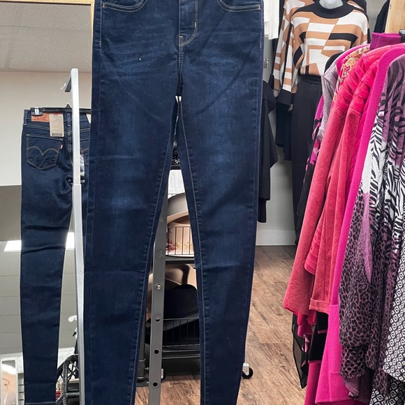 NWT Levi’s 720 High-Rise Super Skinny - Picture 6 of 7